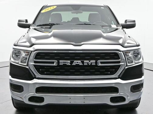 Diamond Black Crystal Pearlcoat 2023 RAM 1500 Big Horn/Lone Star