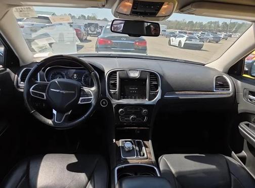 Granite Crystal Metallic Clearcoat 2019 Chrysler 300 Limited