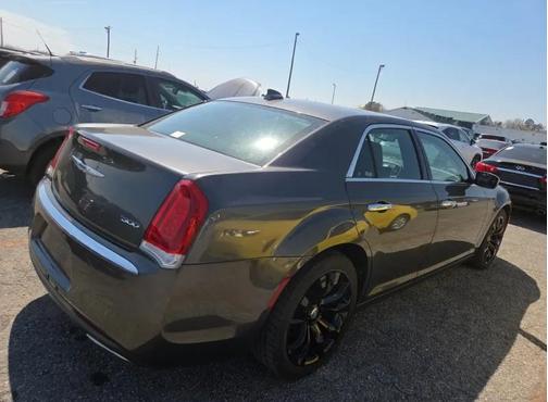 Granite Crystal Metallic Clearcoat 2019 Chrysler 300 Limited