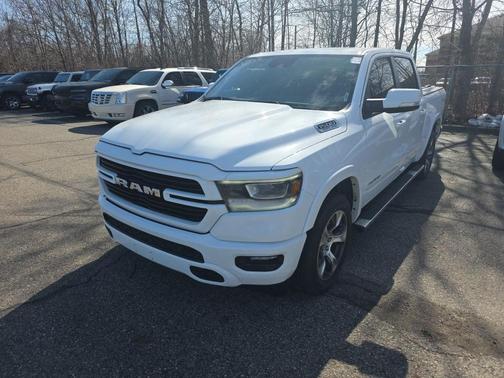 Bright White Clearcoat 2022 RAM 1500 Laramie