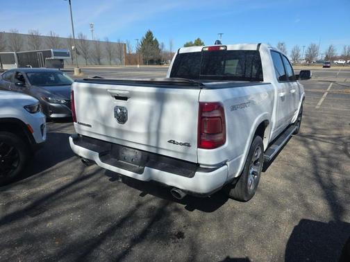 Bright White Clearcoat 2022 RAM 1500 Laramie
