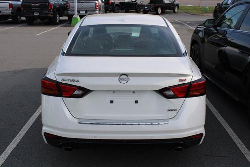 Pearl White Tricoat 2023 Nissan Altima SR Intelligent AWD