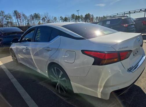 2021 Nissan Altima SR FWD