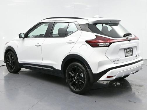 Fresh Powder 2022 Nissan Kicks SR