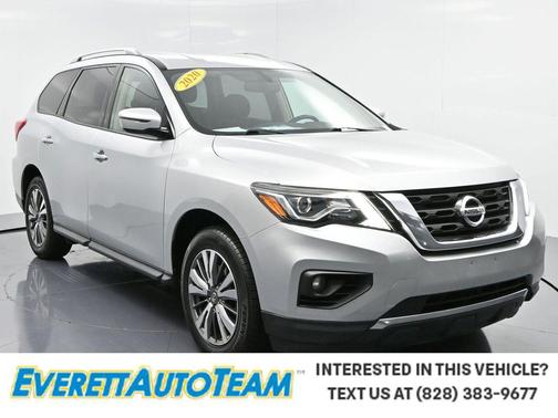 2020 Nissan Pathfinder SV
