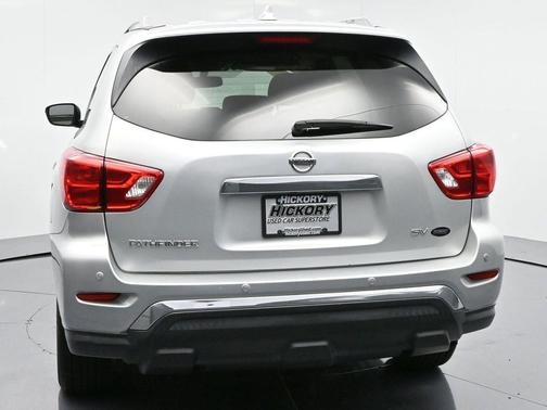 2020 Nissan Pathfinder SV