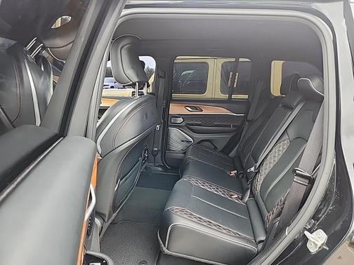 2022 Jeep Grand Cherokee Summit