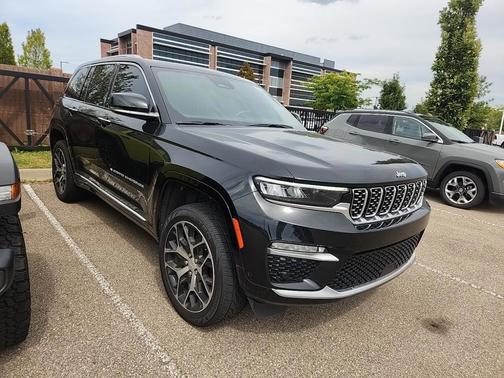 2022 Jeep Grand Cherokee Summit
