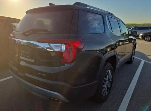 2023 GMC Acadia AWD SLT