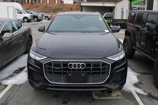 2020 Audi Q8 55 Premium Plus