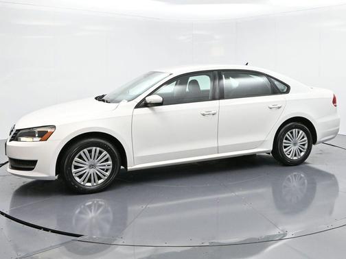 2014 Volkswagen Passat 1.8T Auto S