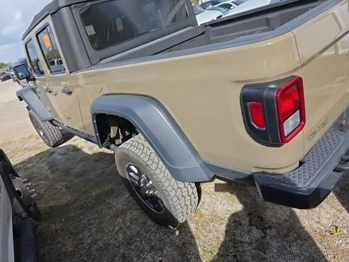 2020 Jeep Gladiator Sport