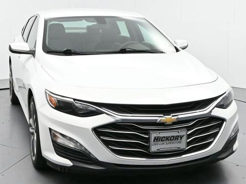Summit White 2022 Chevrolet Malibu FWD LT