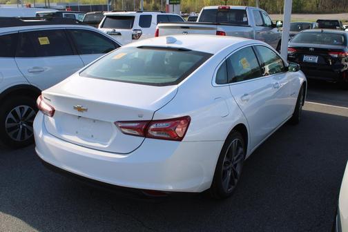 2022 Chevrolet Malibu FWD LT