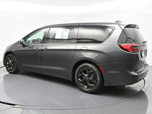 2022 Chrysler Pacifica Hybrid Limited