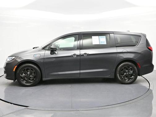 2022 Chrysler Pacifica Hybrid Limited