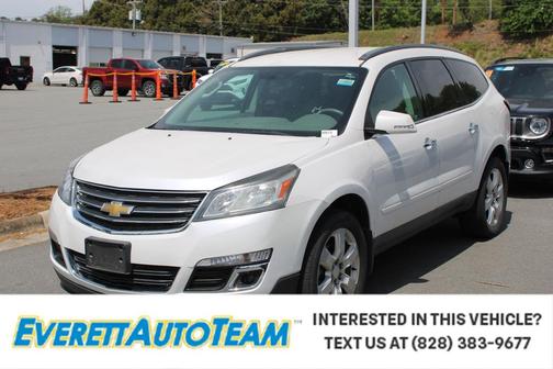 Iridescent Pearl Tricoat 2017 Chevrolet Traverse 1LT
