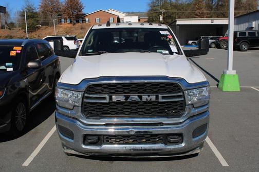2019 RAM 3500 Tradesman Crew Cab 4x4 8' Box
