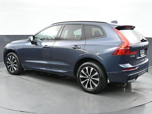 2024 Volvo XC60 B5 Plus Dark Theme