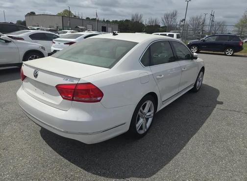 Candy White 2015 Volkswagen Passat 2.0L TDI DSG SEL Premium
