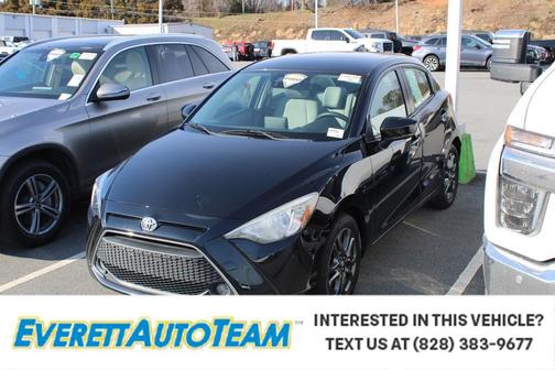 2020 Toyota Yaris Sedan LE