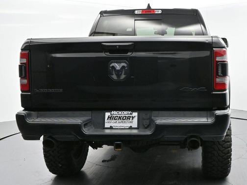 Diamond Black Crystal Pearlcoat 2019 RAM 1500 Laramie