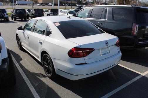 2018 Volkswagen Passat 2.0T SE