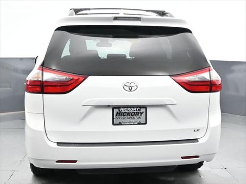 2020 Toyota Sienna LE