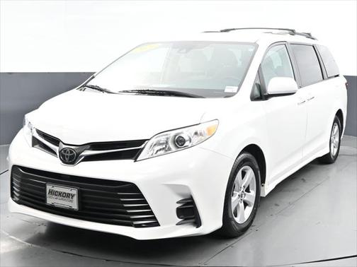 2020 Toyota Sienna LE