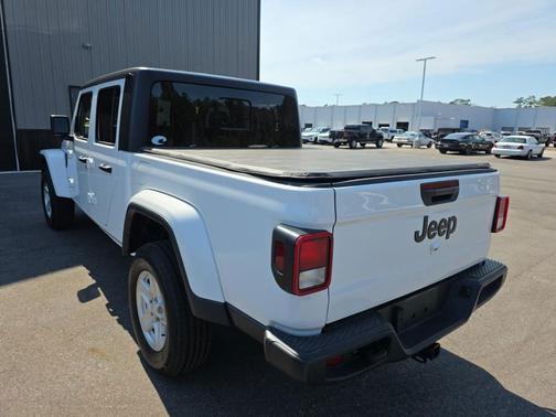 2022 Jeep Gladiator Sport S