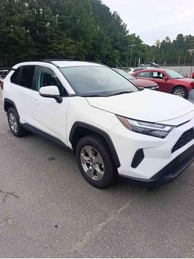 2023 Toyota RAV4 XLE
