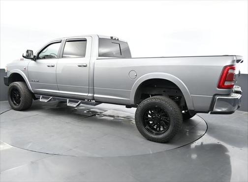 2020 RAM 2500 Laramie Crew Cab 4X4 8' Box