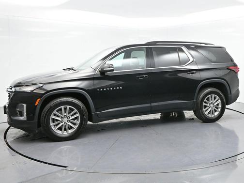 Mosaic Black Metallic 2022 Chevrolet Traverse LT Cloth