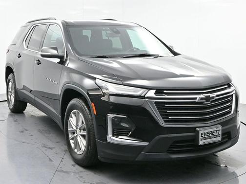 Mosaic Black Metallic 2022 Chevrolet Traverse LT Cloth