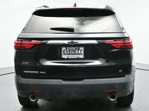 Mosaic Black Metallic 2022 Chevrolet Traverse LT Cloth