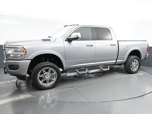 2019 RAM 2500 Laramie Crew Cab 4x4 6'4' Box