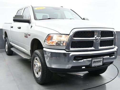 2018 RAM 2500 Tradesman Crew Cab 4x4 6'4' Box