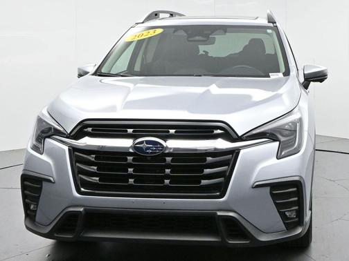 Ice Silver Metallic 2023 Subaru Ascent Limited 7-Passenger