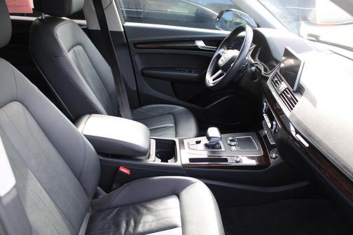 Moonlight Blue Metallic 2018 Audi Q5 2.0T Tech Premium