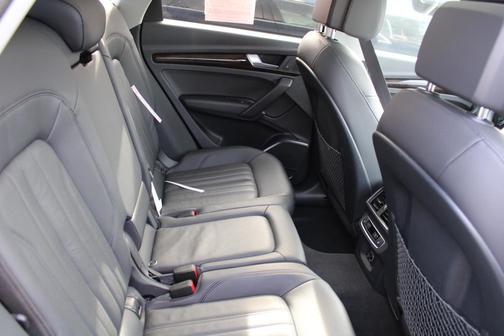 Moonlight Blue Metallic 2018 Audi Q5 2.0T Tech Premium