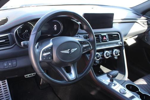 2023 Genesis G70 2.0T RWD