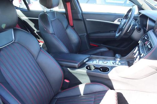 2023 Genesis G70 2.0T RWD