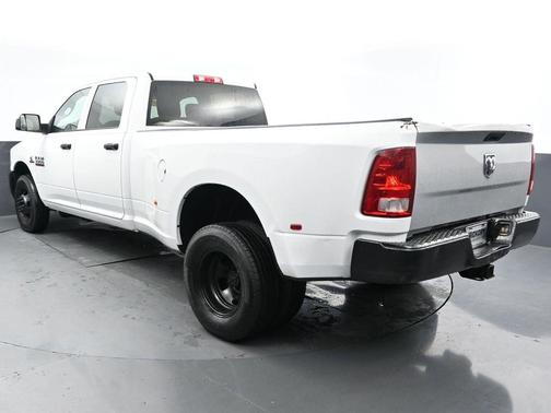 2018 RAM 3500 Tradesman Crew Cab 4x2 8' Box