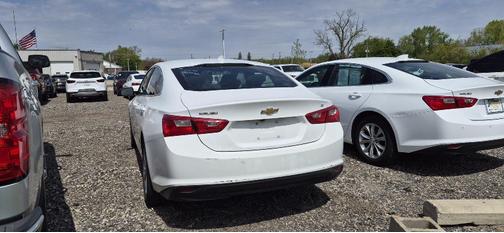 Summit White 2023 Chevrolet Malibu FWD 1LT