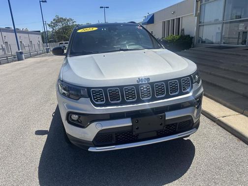 Silver Zynith Metallic Clearcoat 2025 Jeep Compass Limited