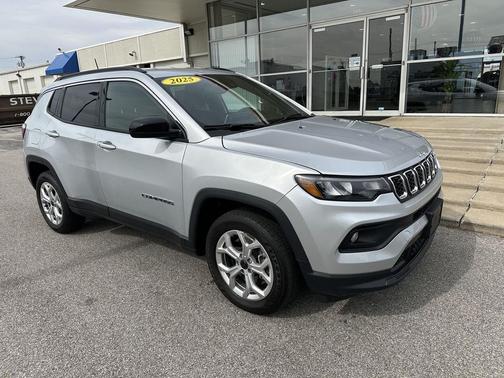 Silver Zynith Metallic Clearcoat 2025 Jeep Compass Latitude