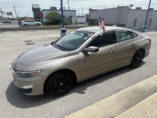 Mineral Gray Metallic 2023 Chevrolet Malibu FWD 1LT
