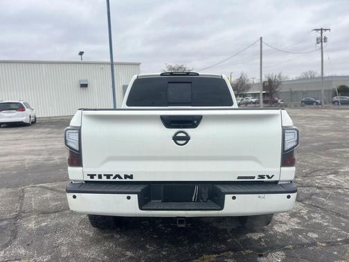 2018 Nissan Titan SV