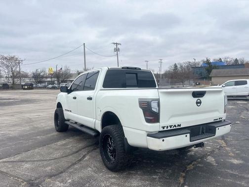 2018 Nissan Titan SV