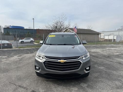 Silver Ice Metallic 2019 Chevrolet Traverse LT Cloth
